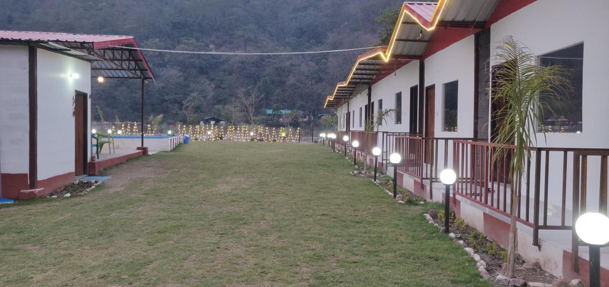 The Waterfront Resort Rishīkesh Esterno foto